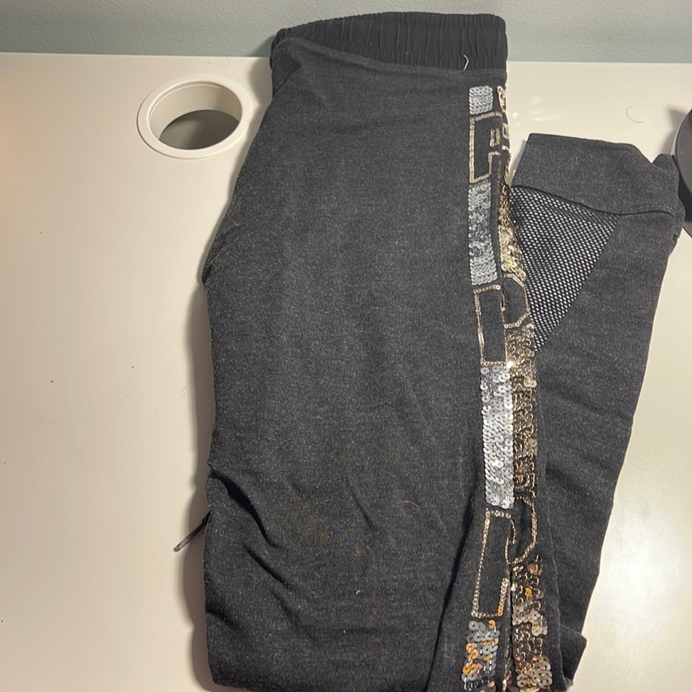 Pink yoga pants, glitter on the side of the leggings all the way down!